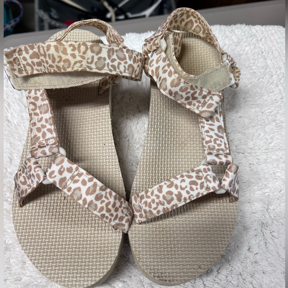 Womens sandals size 8 - Picture 2 of 5